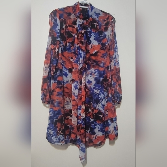 Jennifer Lopez Urban Allure Floral Tie Neck Chiffon Dress - Picture 5 of 8